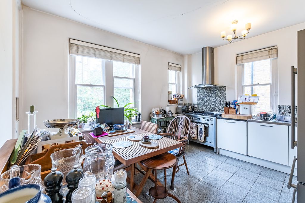 Property photo 2 of 17 2