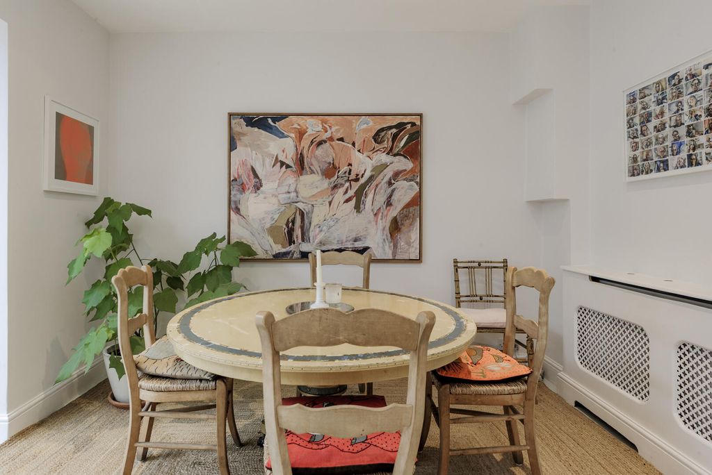 Property photo 3 of 14 Dining Room