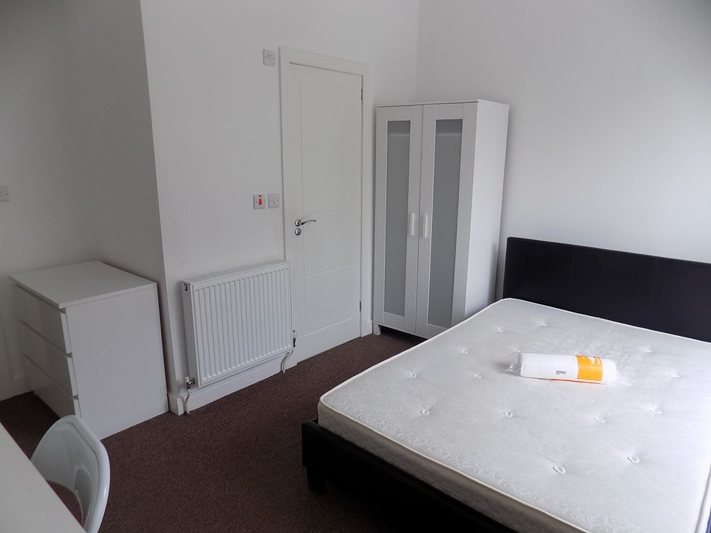 Property photo 3 of 8 Bedroom 1