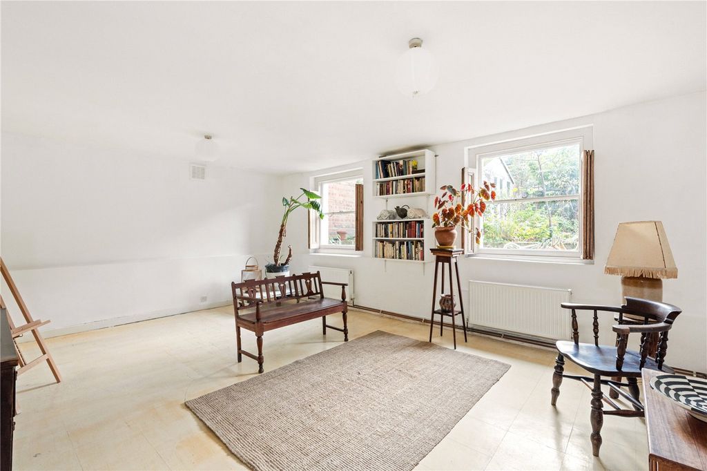 Property photo 2 of 12 Picture No. 13