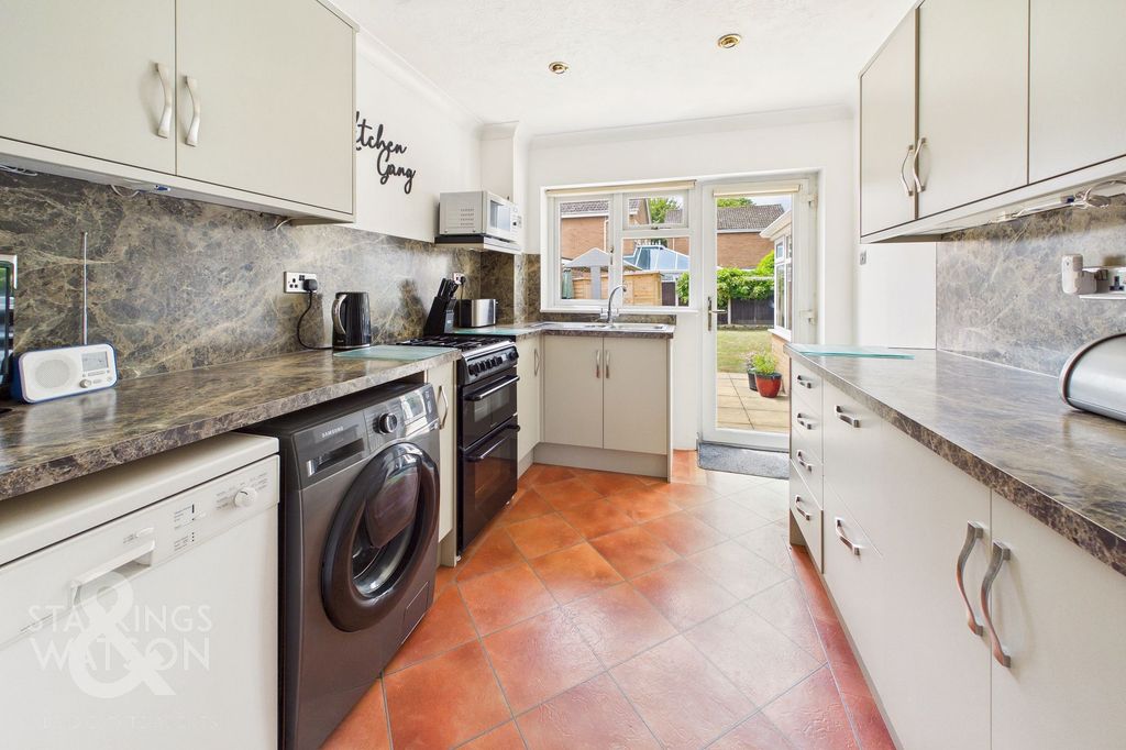 Property photo 3 of 18