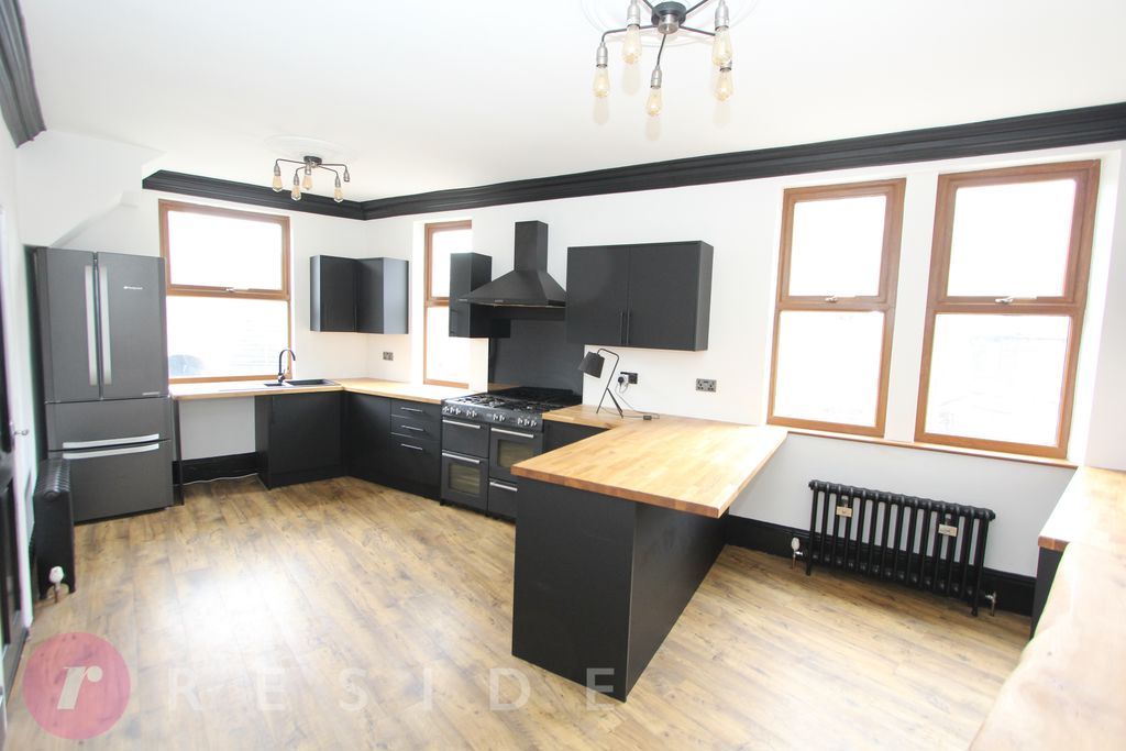 Property photo 2 of 22 Breakfast Kitchen