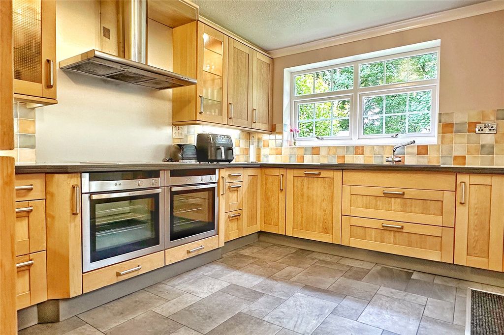 Property photo 1 of 35 Kitchen/Dining Room