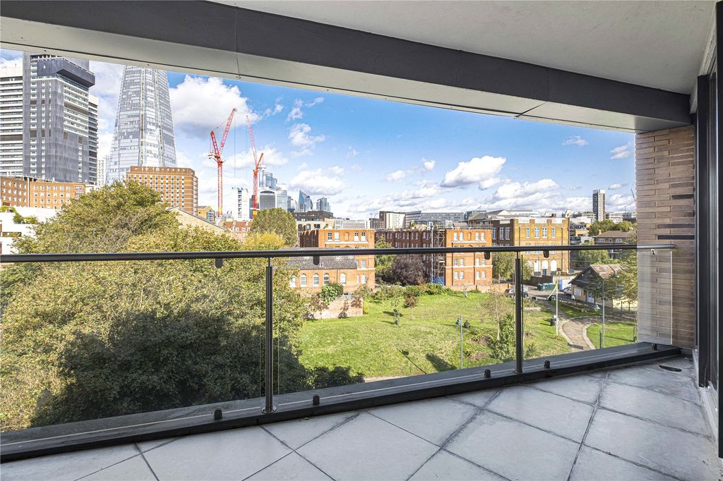 Property photo 2 of 18 Balcony