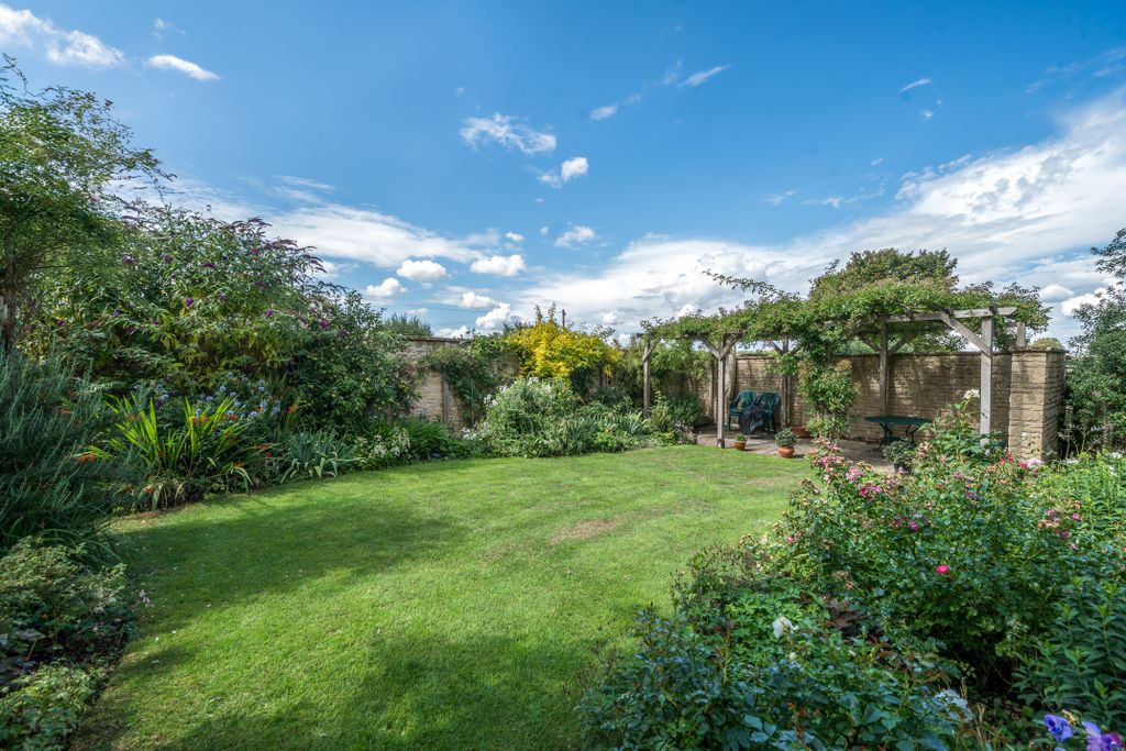 Property photo 3 of 20