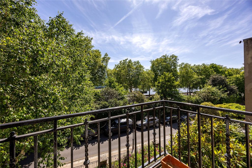 Property photo 2 of 16 Balcony