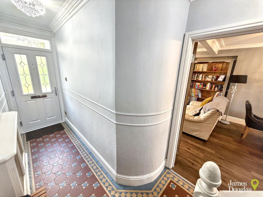 Property photo 3 of 20 Eh1