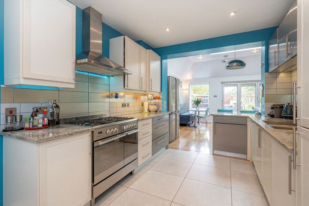 Property photo 3 of 9