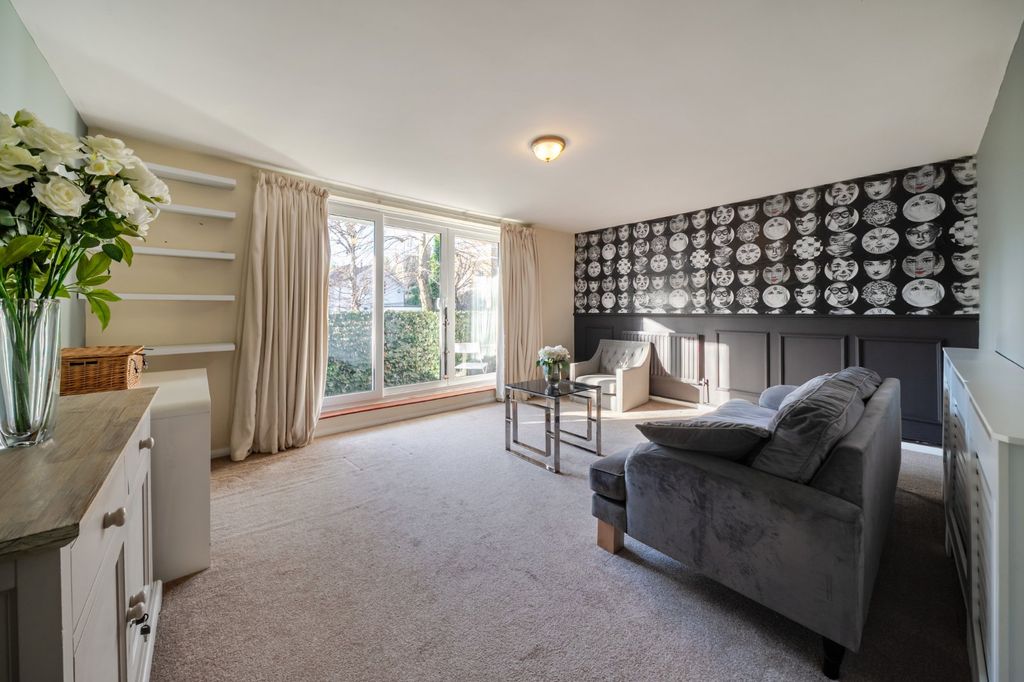 Property photo 3 of 18 Picture No. 11