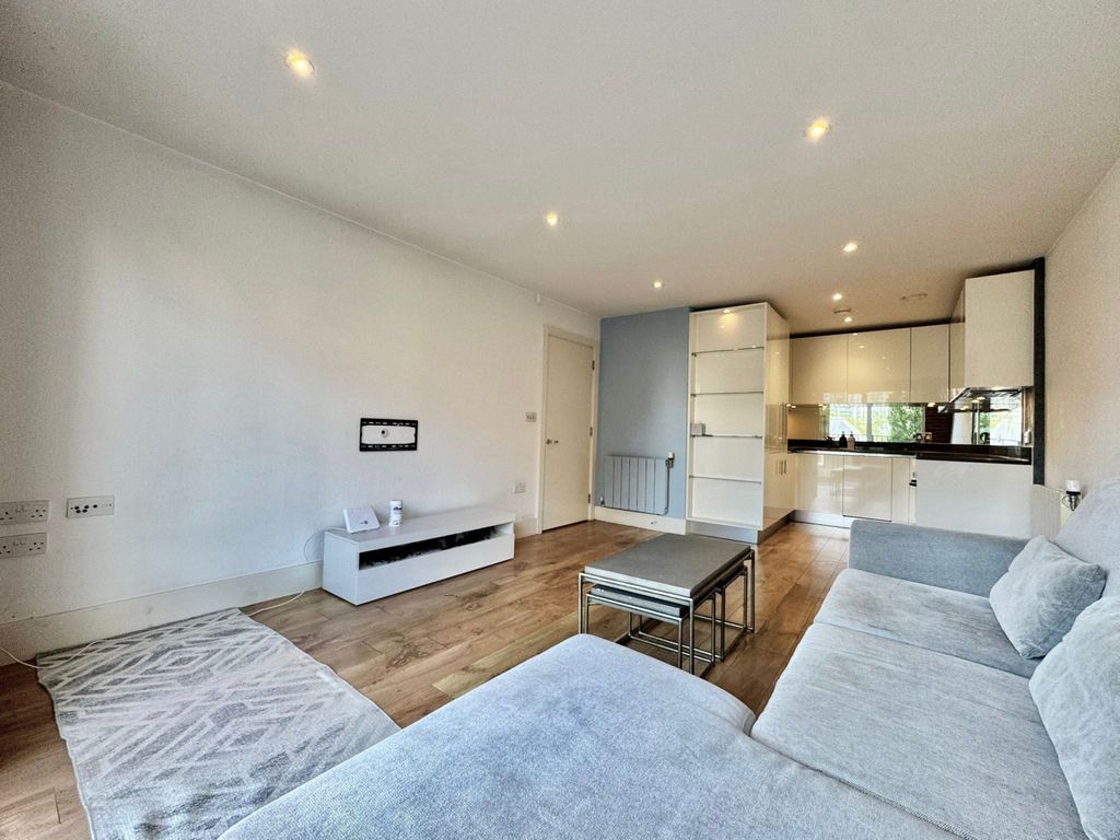 Property photo 3 of 16 Gallery