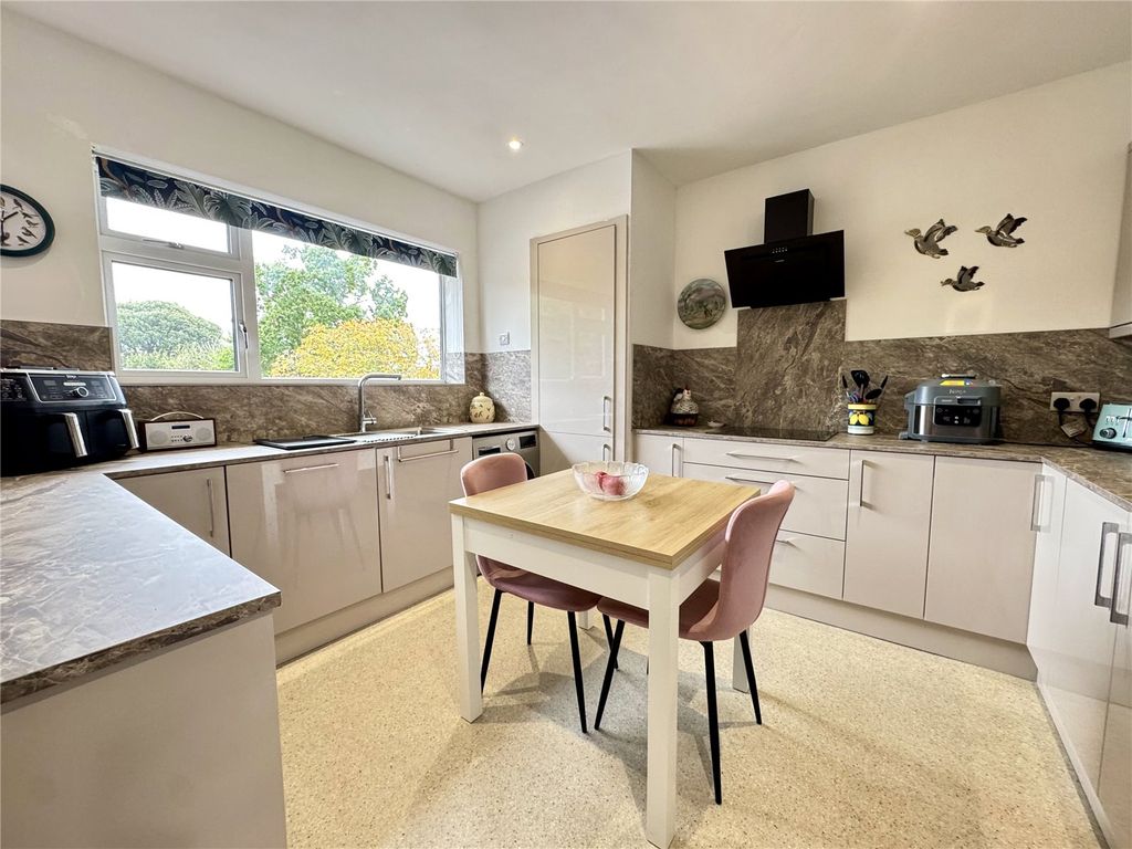 Property photo 2 of 11 Picture No. 09