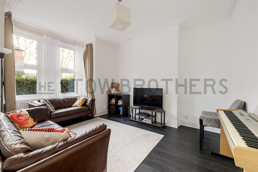 Property photo 3 of 27