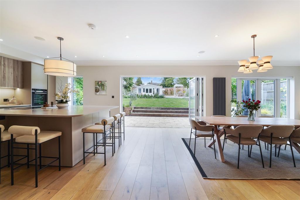 Property photo 2 of 30 Clifton House (18).Jpg