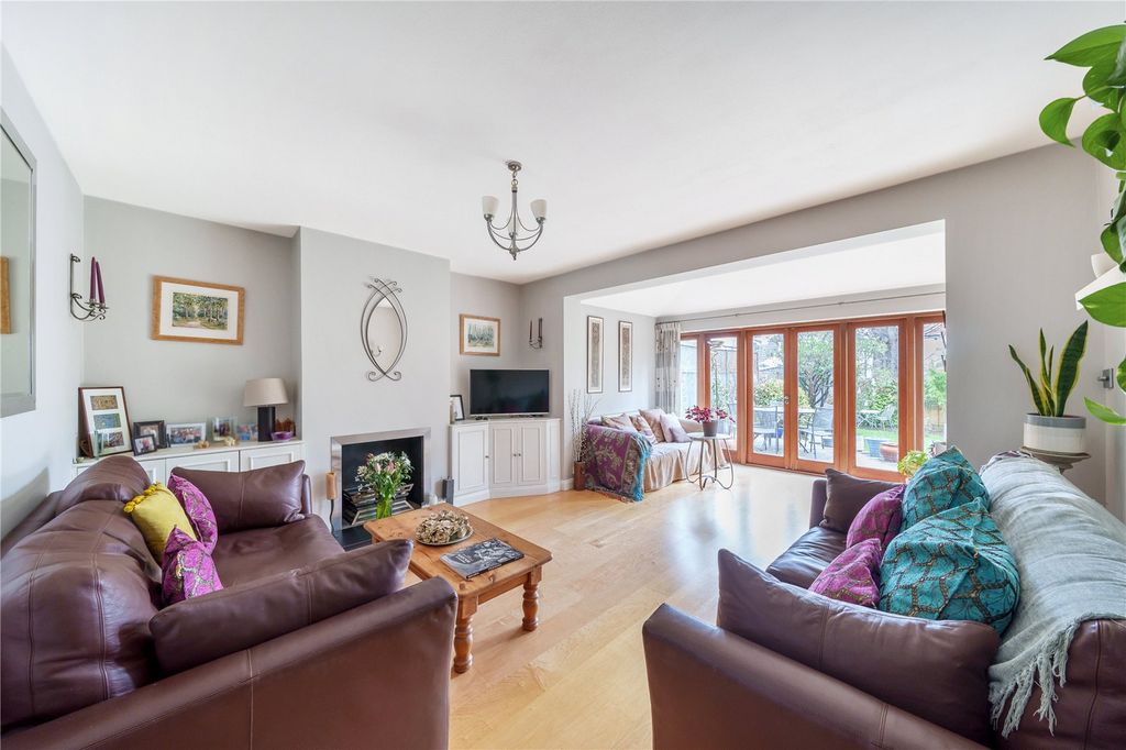 Property photo 2 of 9 Picture No. 18