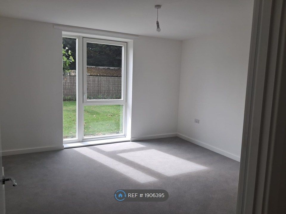 Property photo 2 of 6 Bedroom 1