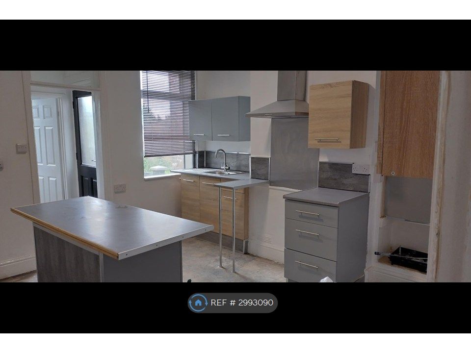 Property photo 2 of 27