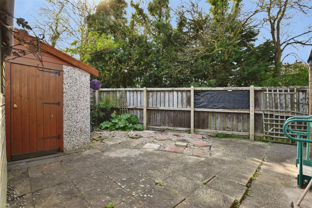 Property photo 3 of 14 Gardens