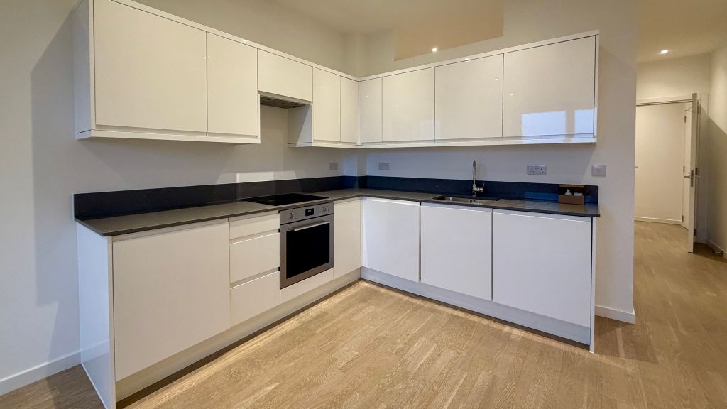 Property photo 2 of 12 Kitchen