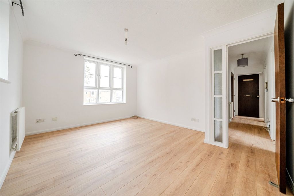 Property photo 2 of 18 Picture No. 19