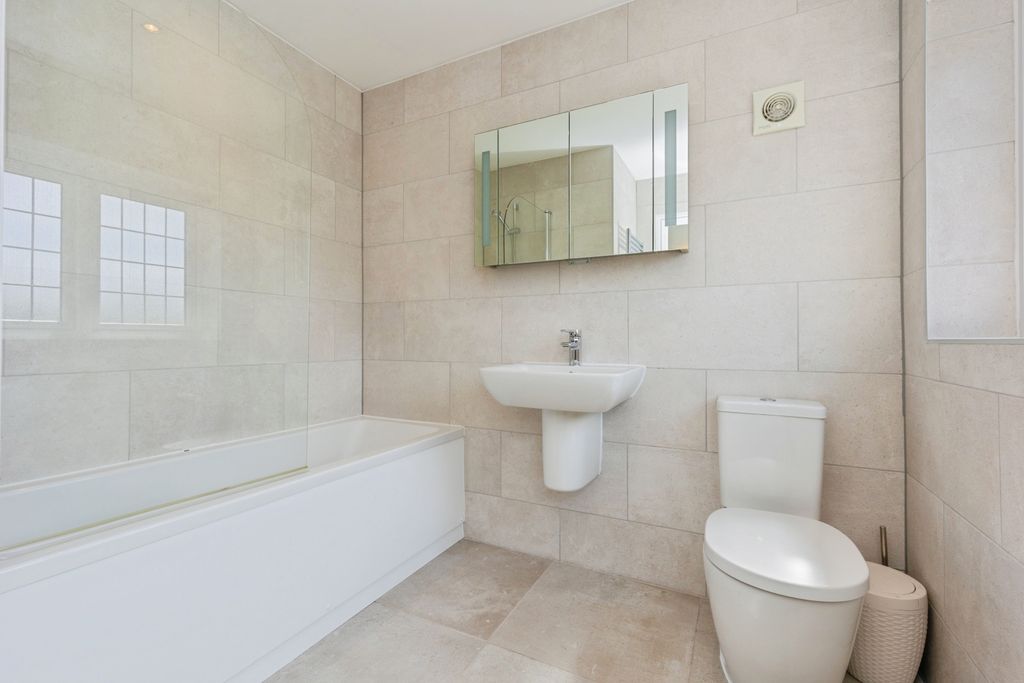 Additional image 14 of 4 bed detached house for saleSpringwood Way, Macclesfield SK10