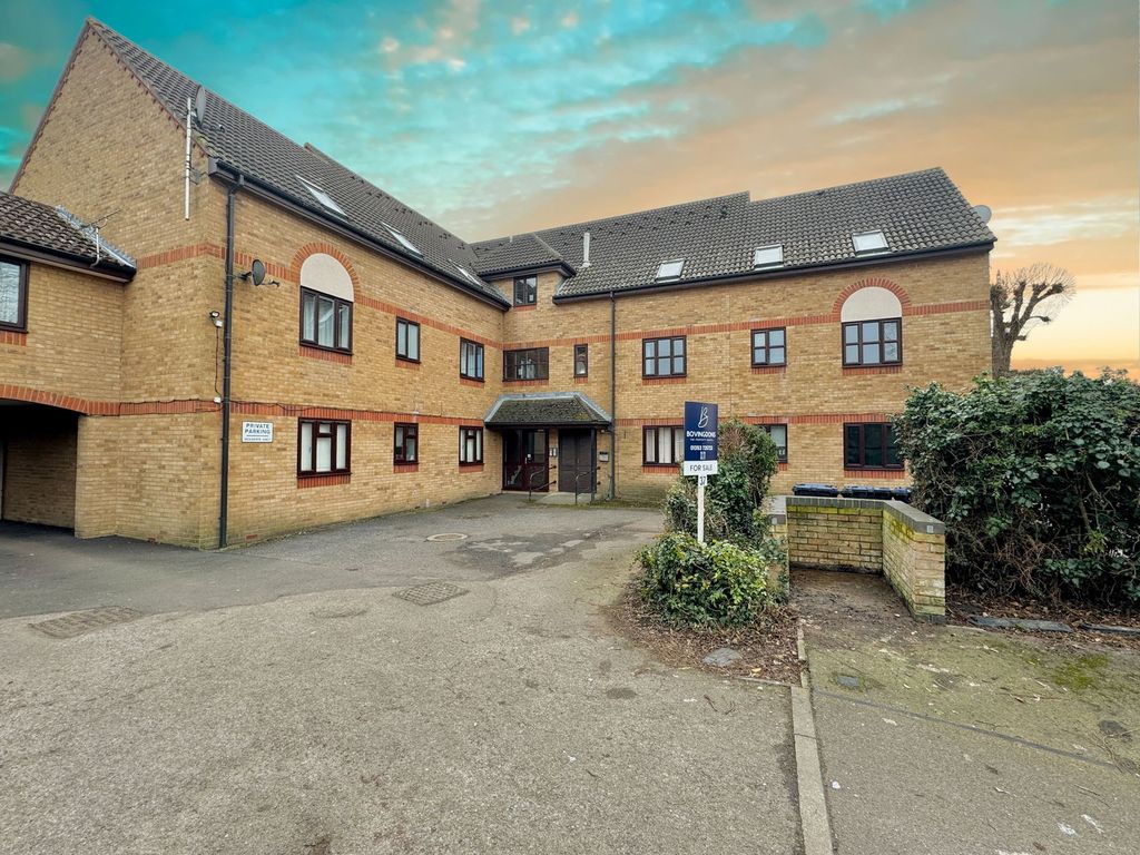 Property photo 1 of 12