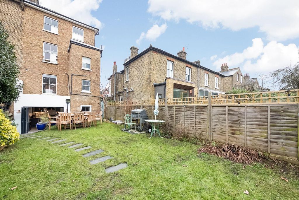 Property photo 3 of 14