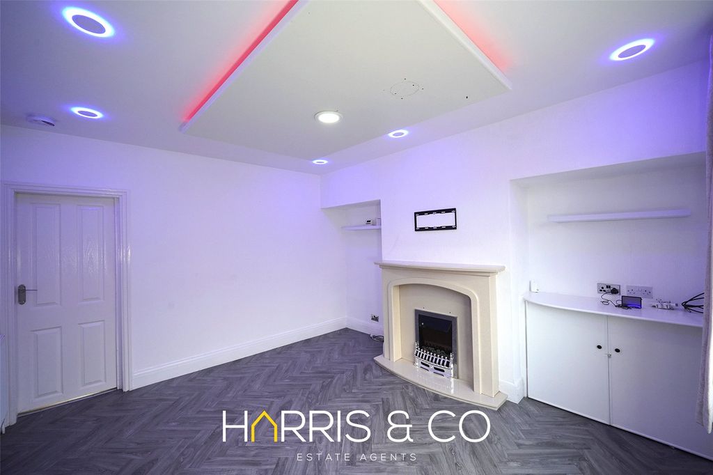 Property photo 2 of 12 Picture No. 29