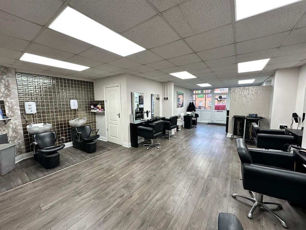 Property photo 3 of 13 Retail Area