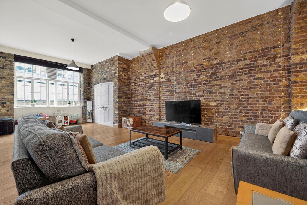 Property photo 3 of 16 Image