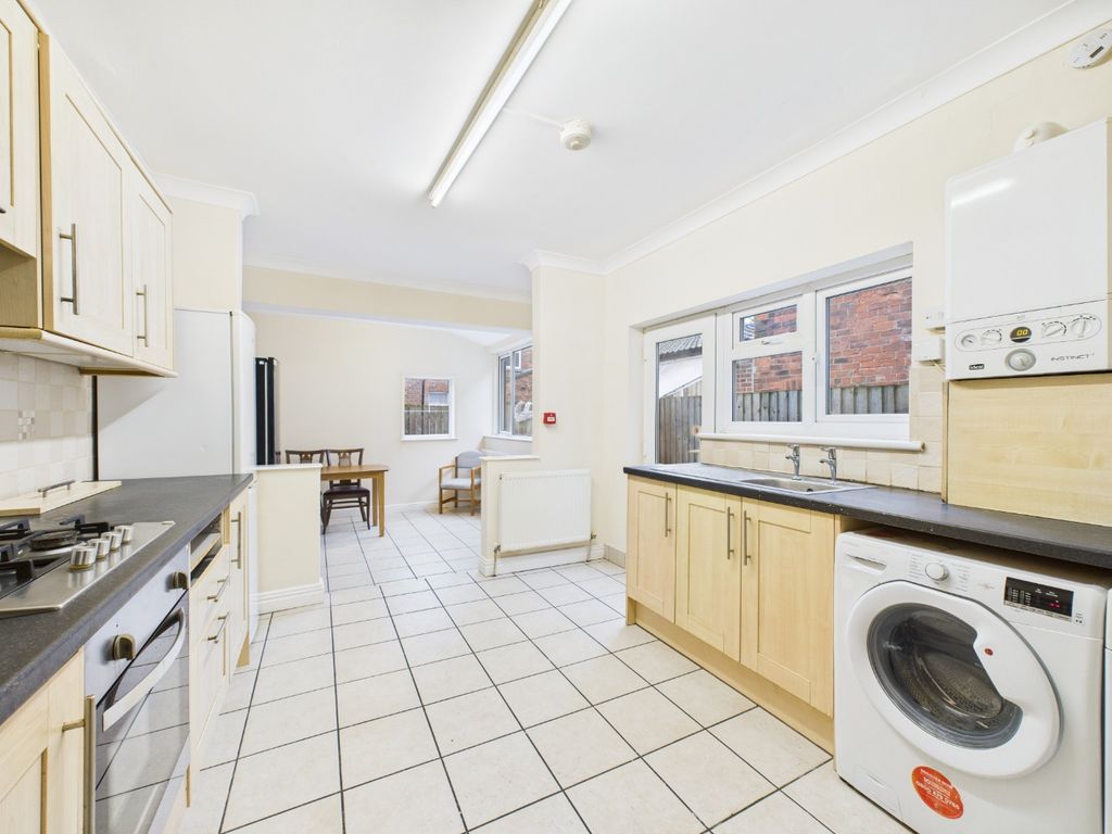 Property photo 3 of 11 4311296