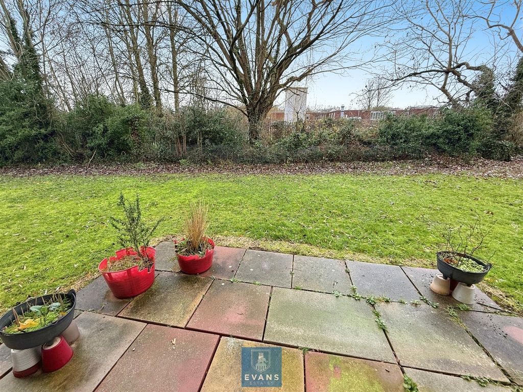 Property photo 3 of 9 Garden