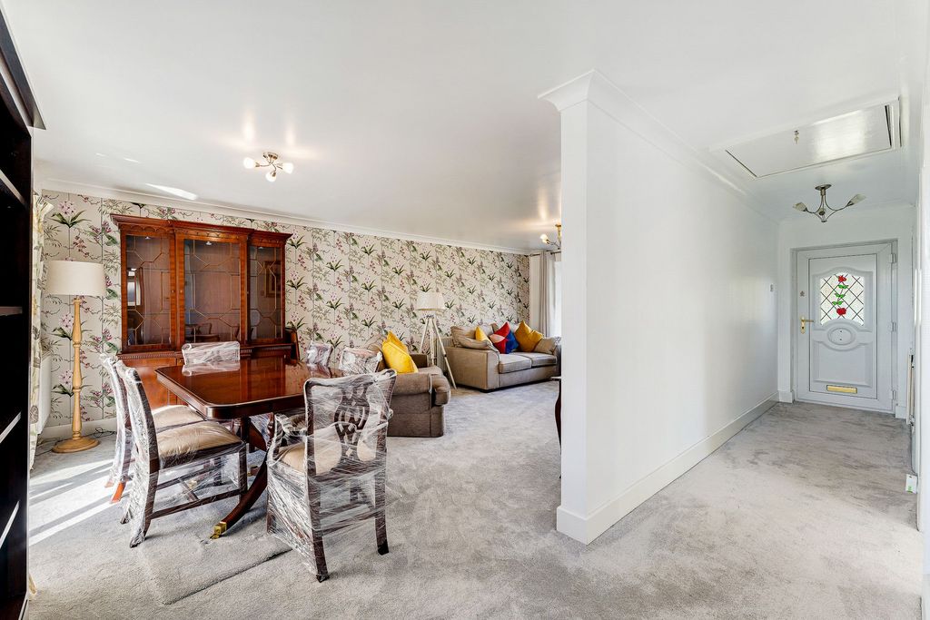 Property photo 3 of 21