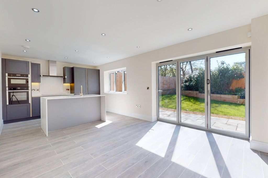 Property photo 2 of 32 5083522