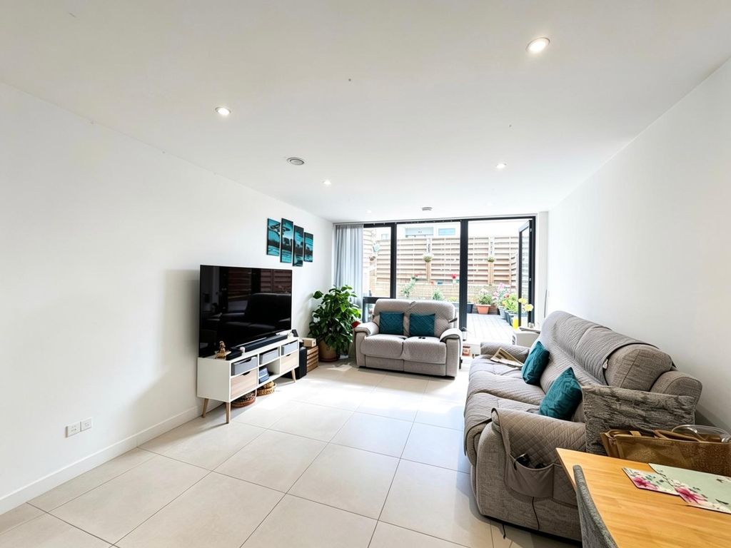 Property photo 2 of 10 Flat 1 Emporium Court, 219 Alexandra Avenue, Ha2 9