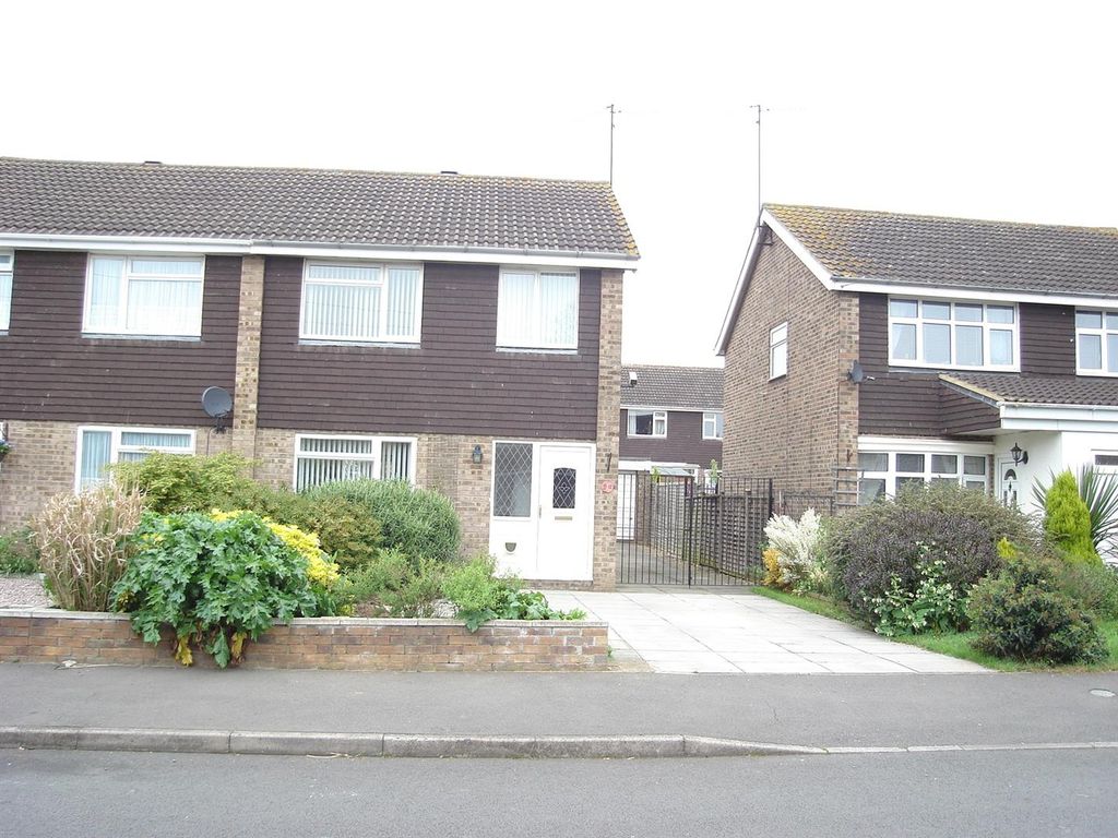 Property photo 1 of 13 12 Nichols Way, Raunds.Jpg