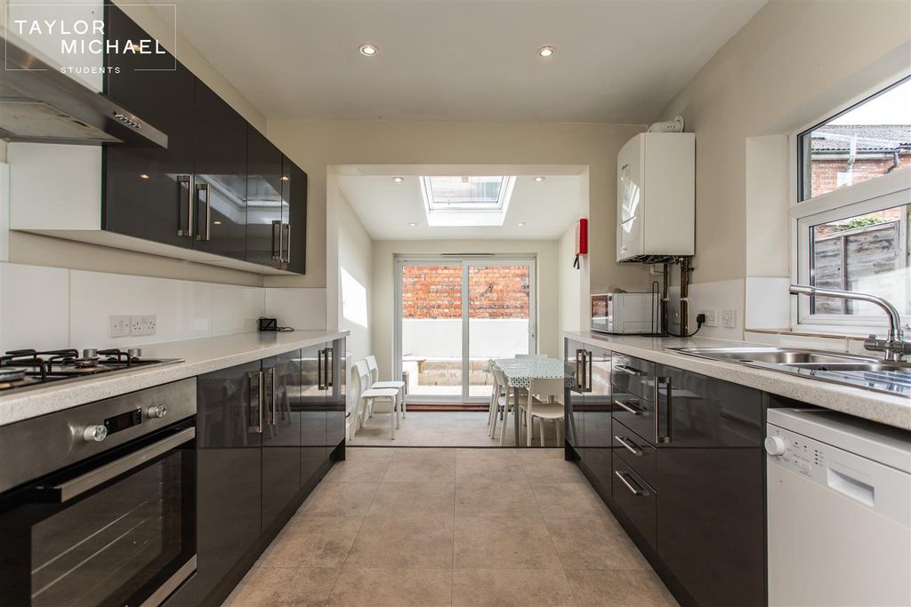 Property photo 1 of 26 Kitchen