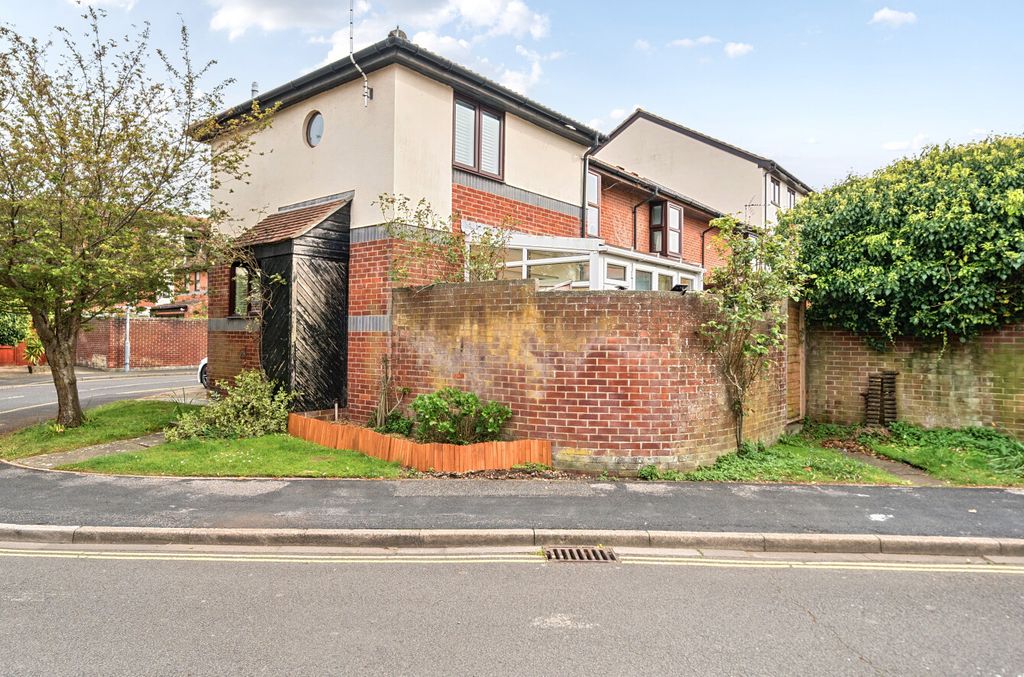 Property photo 1 of 9 1441053-19-69d916...