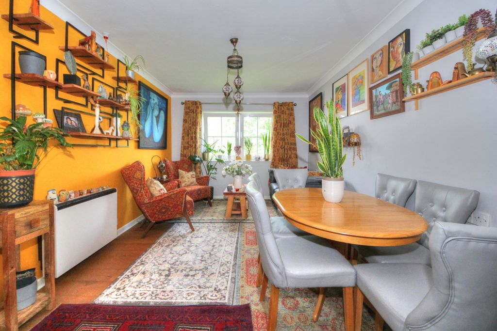 Property photo 3 of 21 Gallery