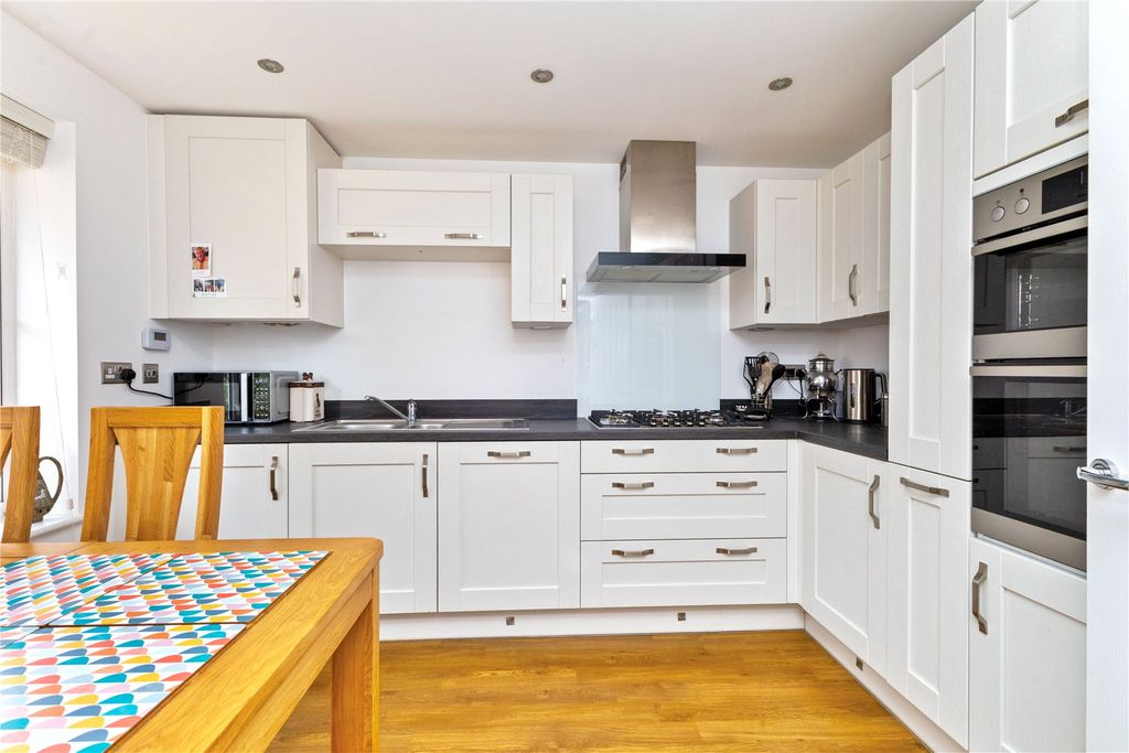 Property photo 2 of 19 Picture No. 08
