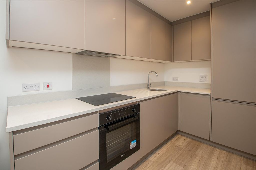 Property photo 2 of 20 310 And 411_7.Jpg