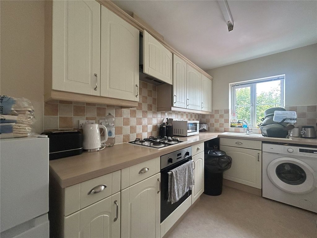 Property photo 2 of 8 Picture No. 14