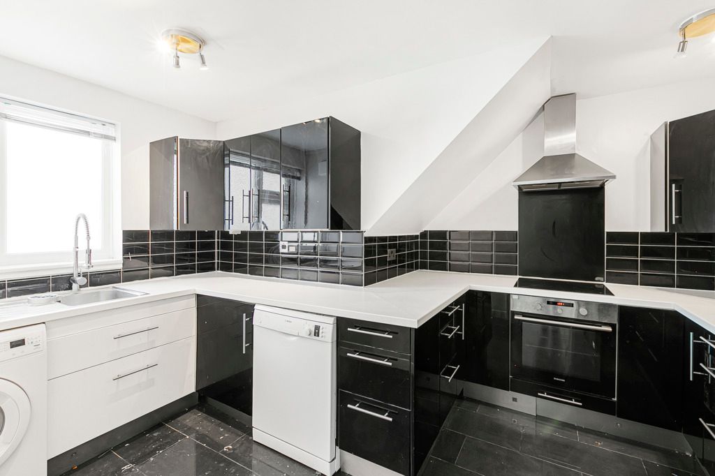 Property photo 1 of 18 Kitchen
