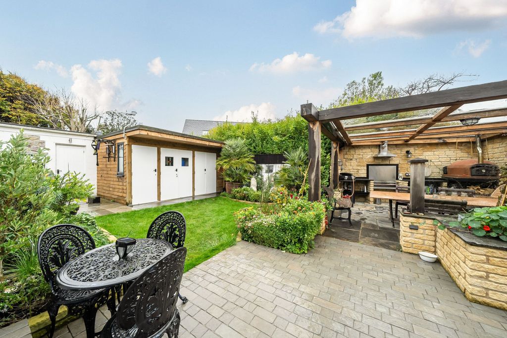 Property photo 1 of 23 Rear
