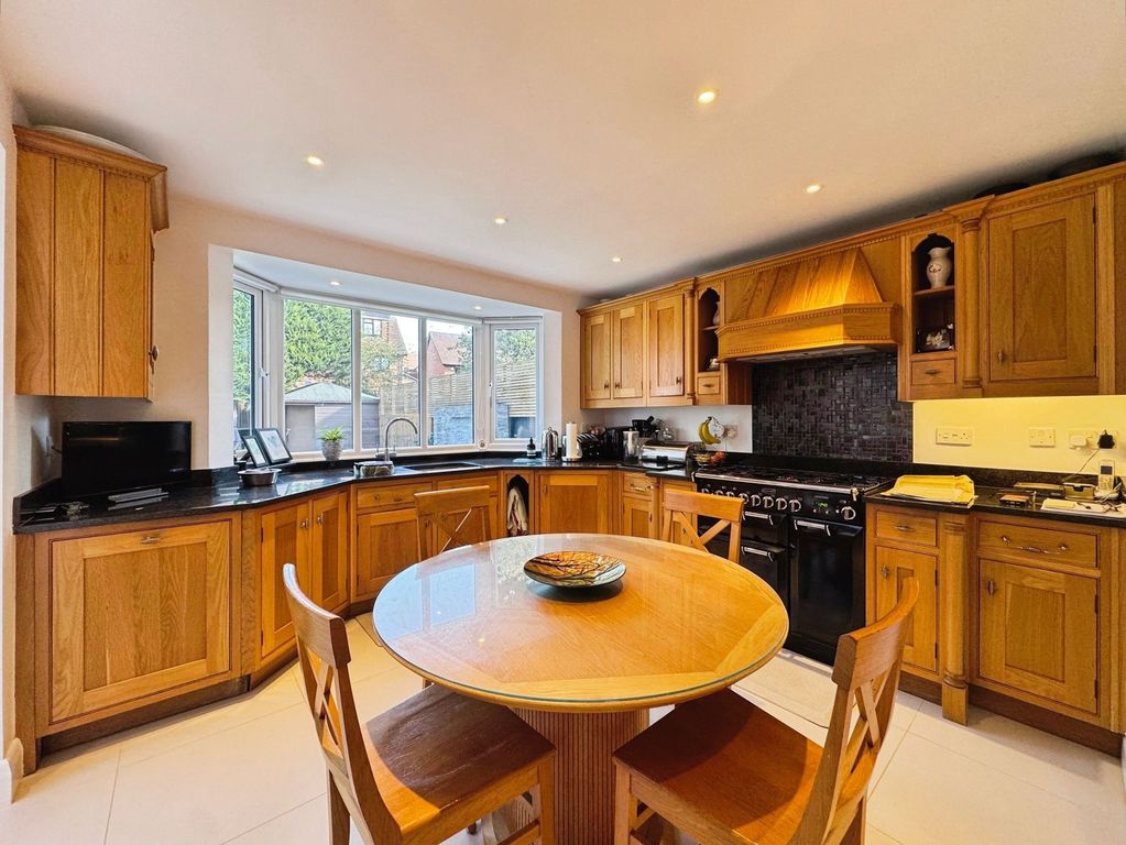Property photo 3 of 20 Kitchen