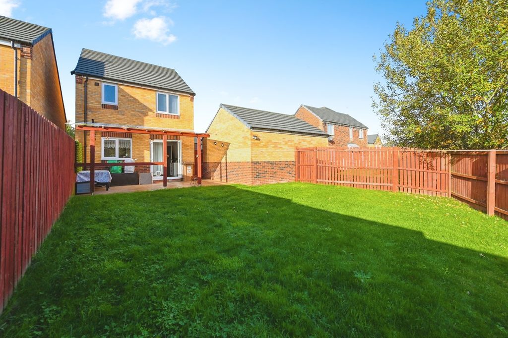 Property photo 2 of 17 Photo