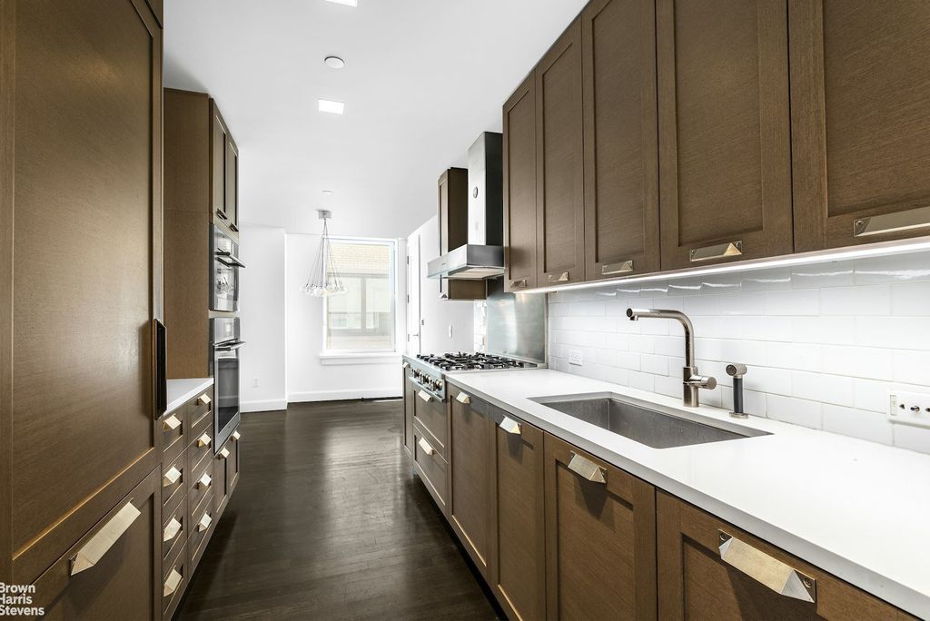 Property photo 3 of 12 <Alttext/>