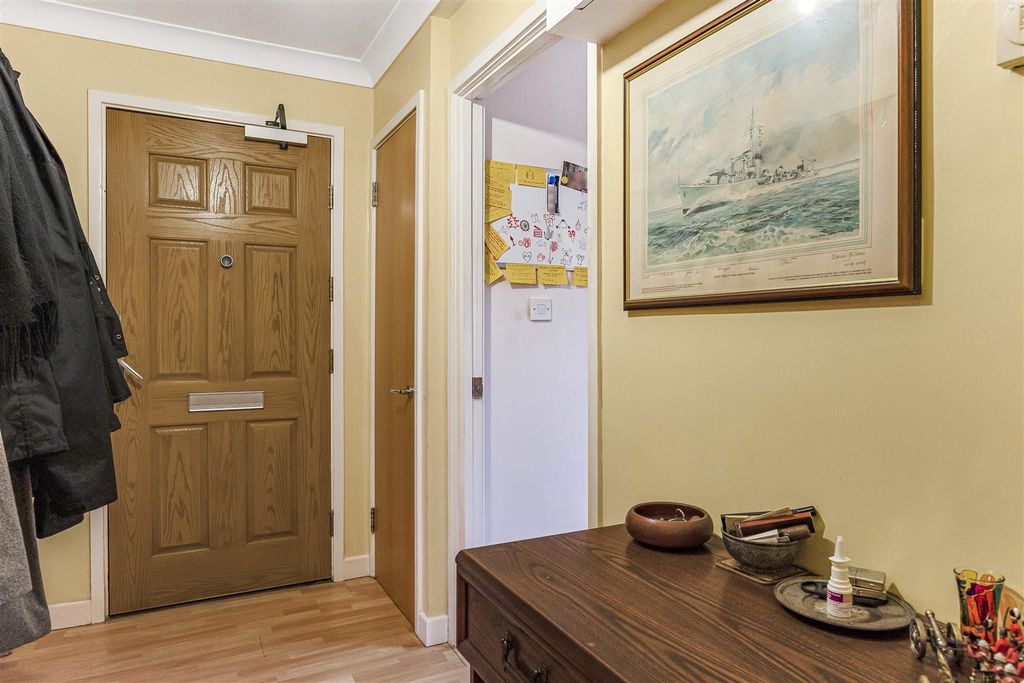 Property photo 2 of 11 11_73216.Jpg