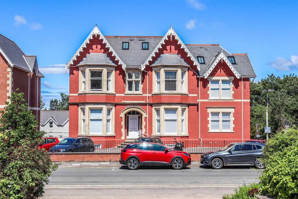 Property photo 1 of 11