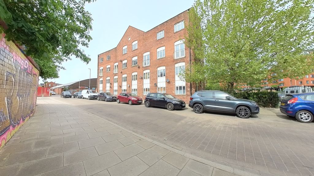 Property photo 1 of 24