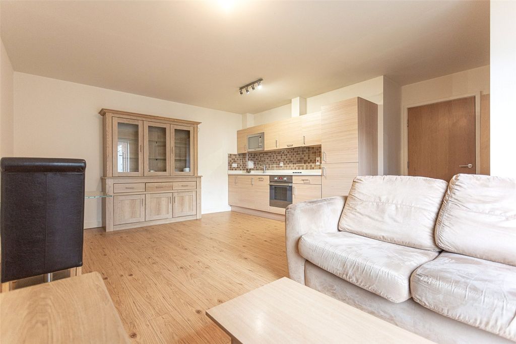 Property photo 3 of 21 Picture No. 08